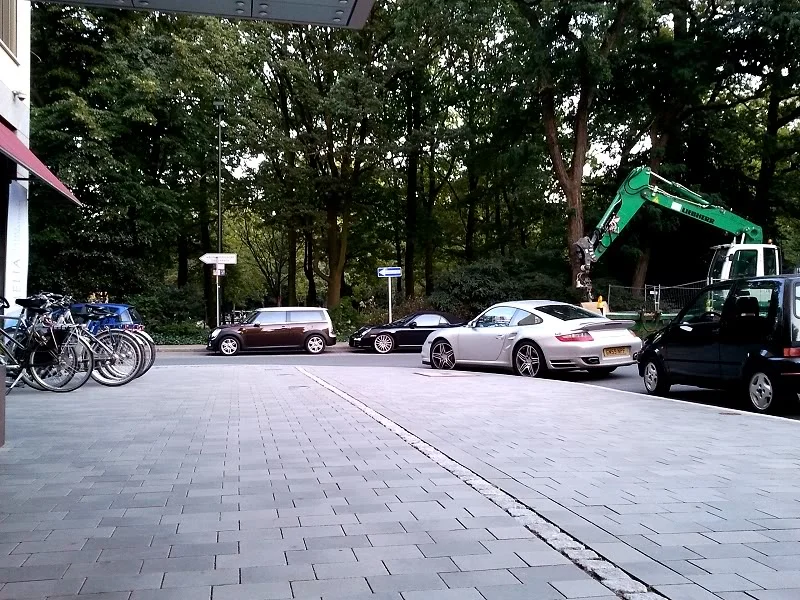 2011-09-03195217.webp