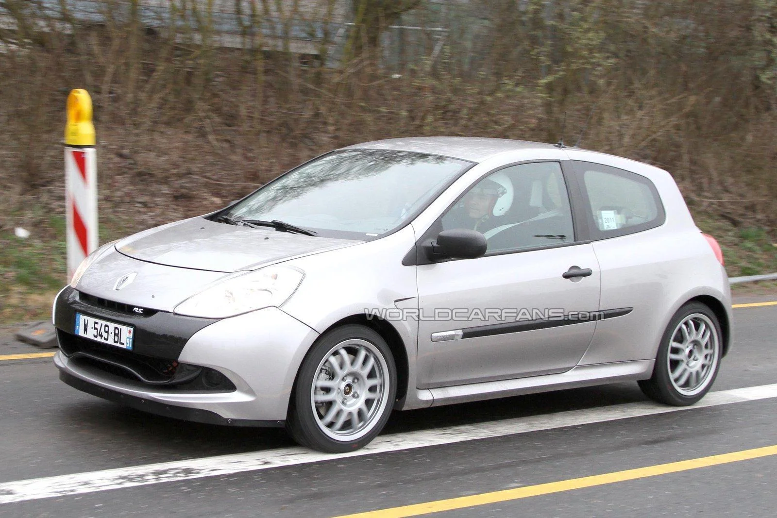 2012-Renault-Clio-RS-spied-4.webp
