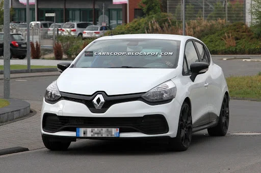 2013-Renault-Clio-RS200-2[4].webp