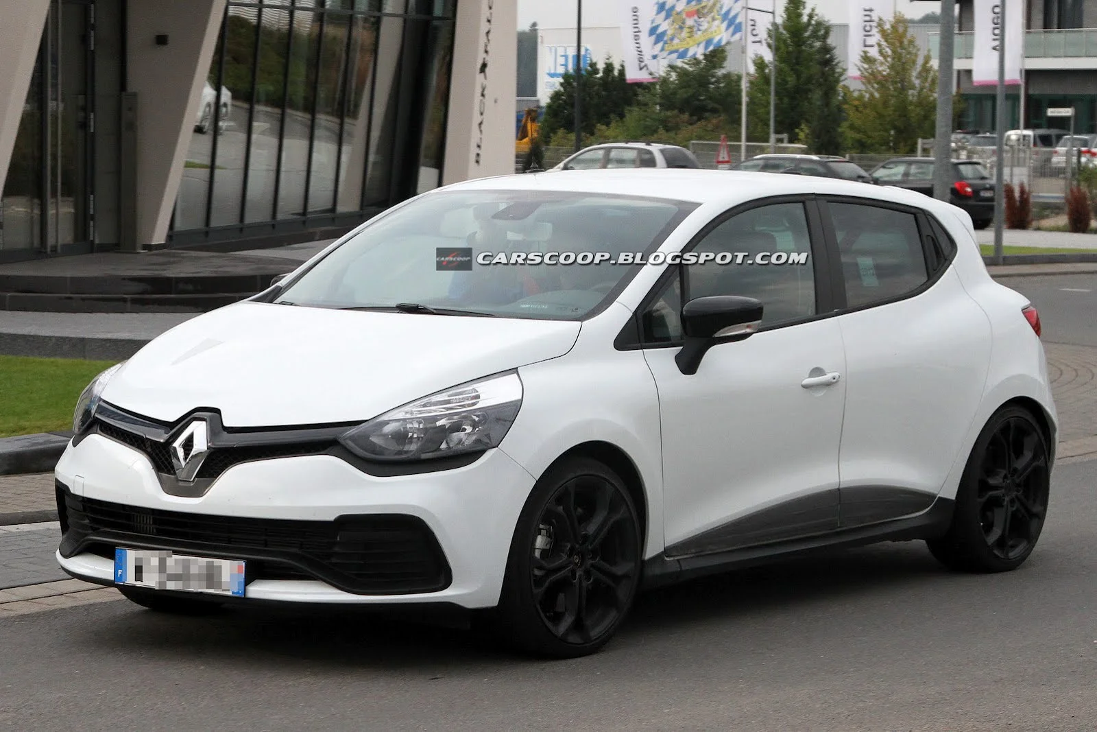 2013-Renault-Clio-RS200-3.webp