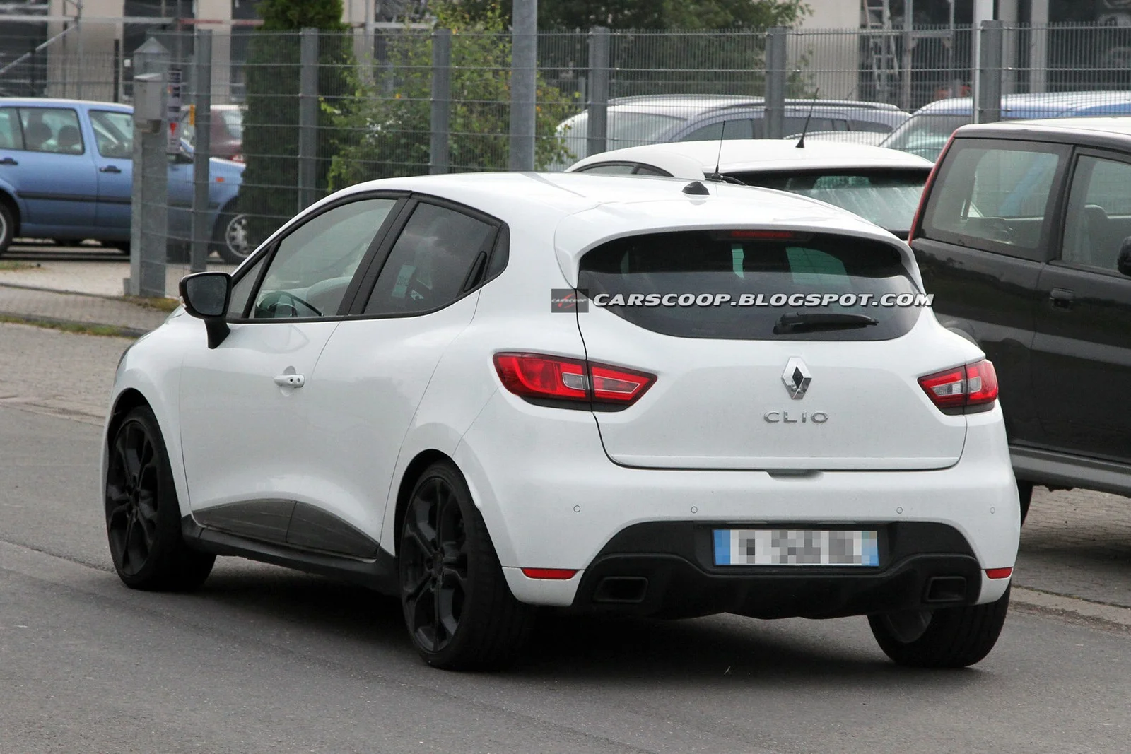 2013-Renault-Clio-RS200-6[4].webp