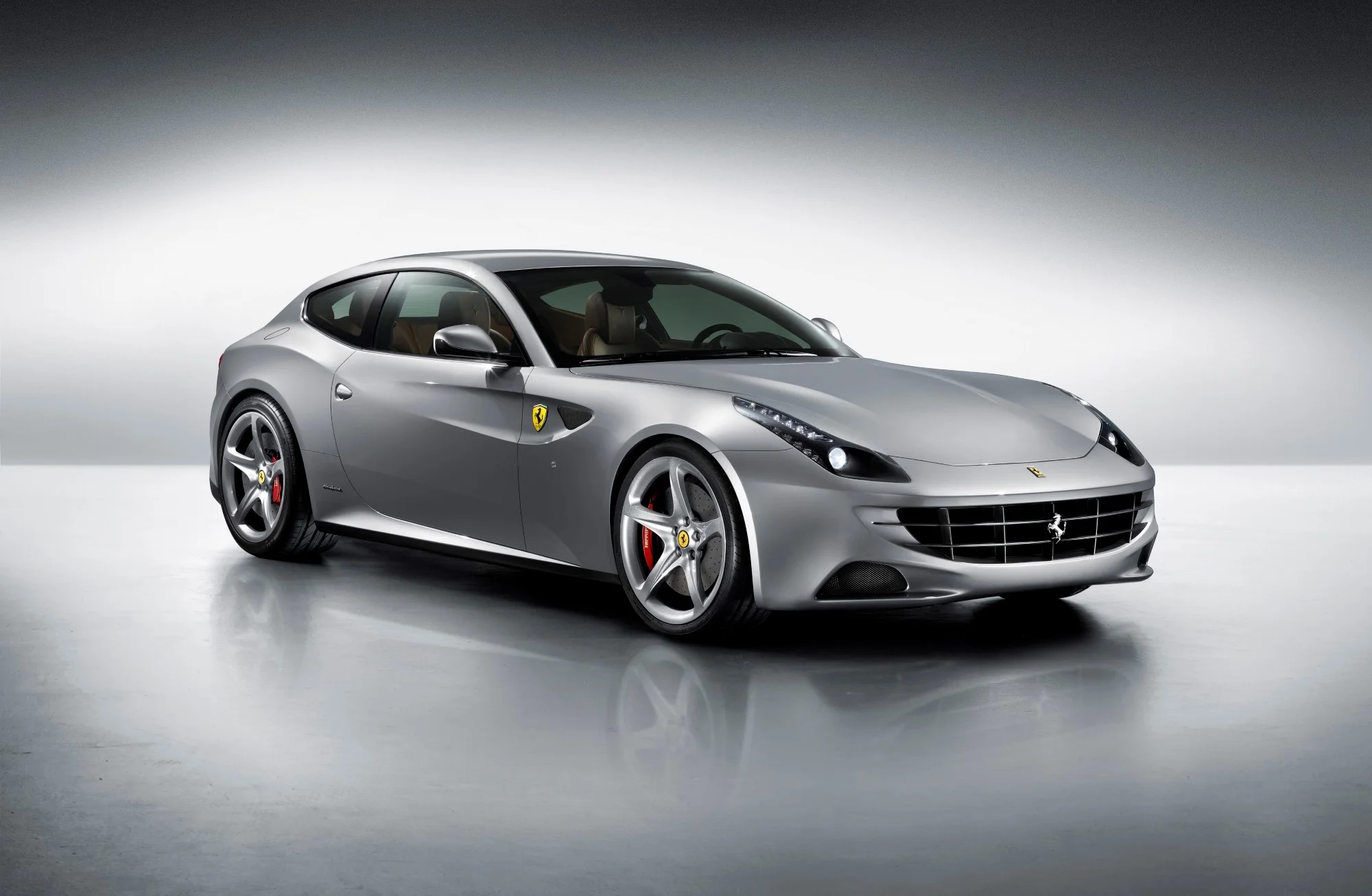 2014-ferrari-ff_100435768_h.webp