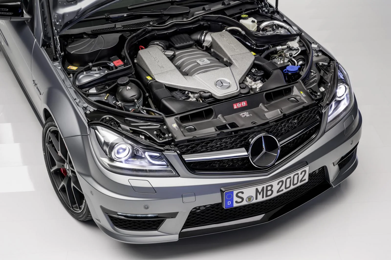 2014-Mercedes-Benz-C63-AMG-Edition-507-12.webp