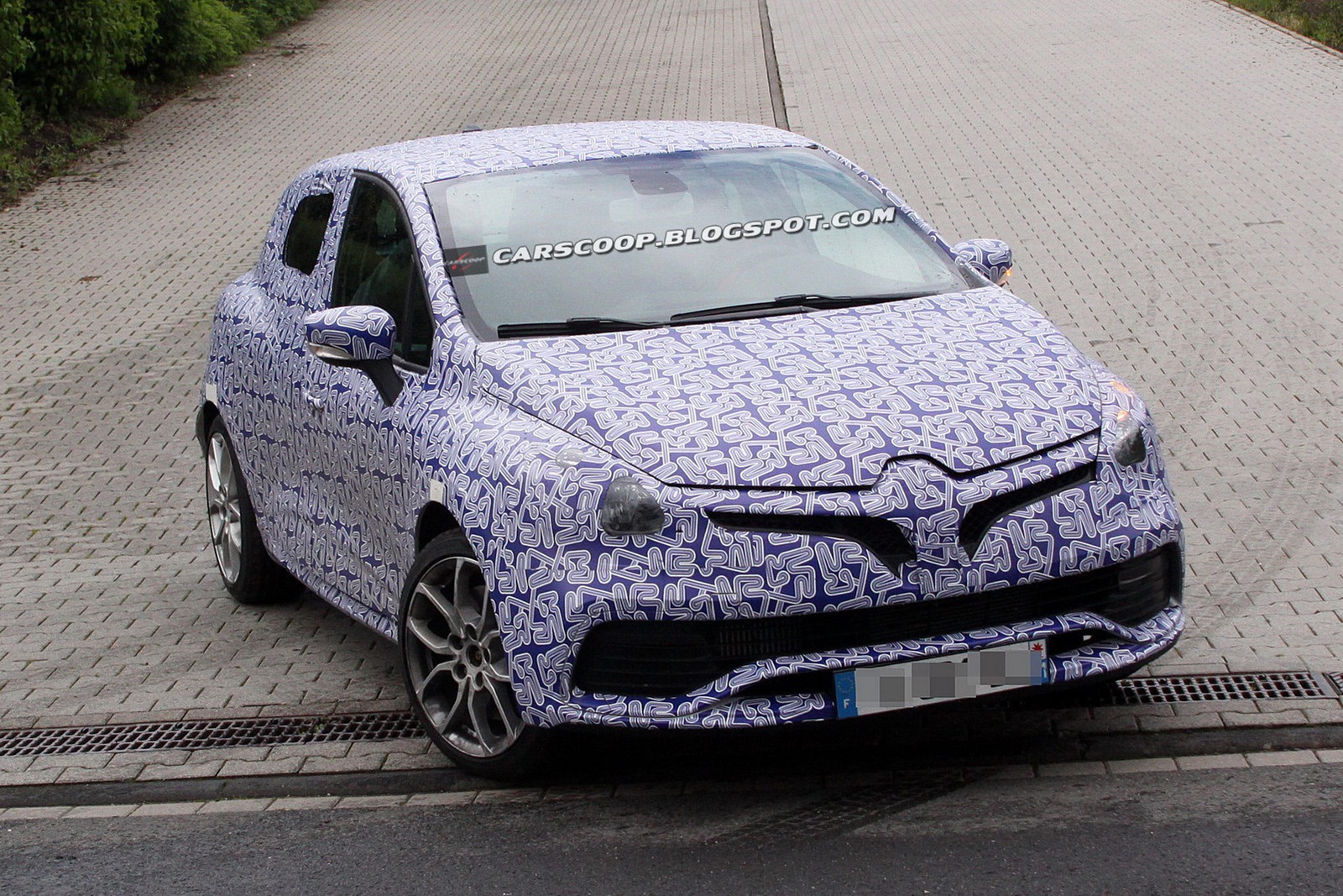 2014-Renault-Clio-RS-1%5B3%5D.jpg