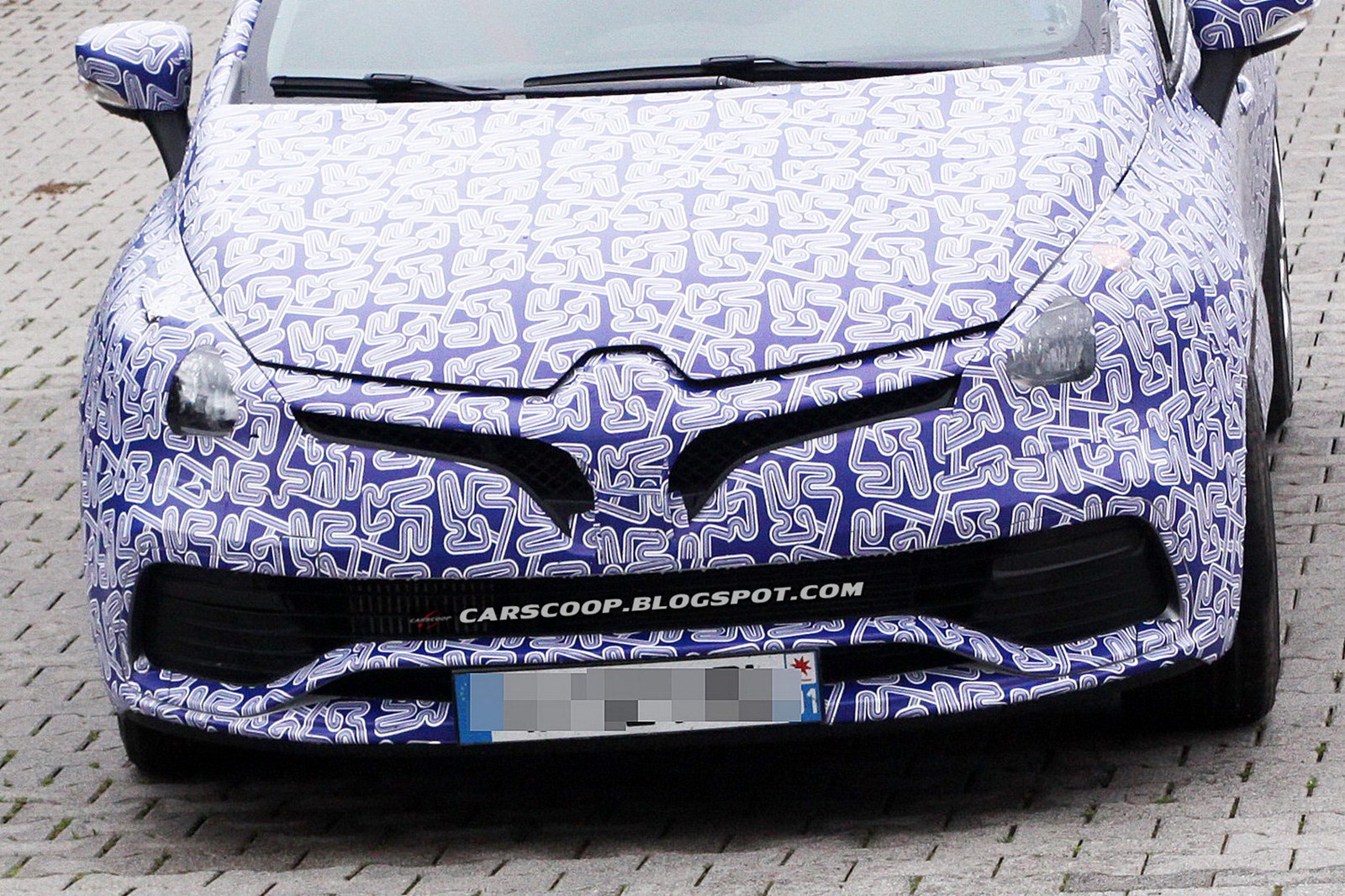 2014-Renault-Clio-RS-6[3].jpg
