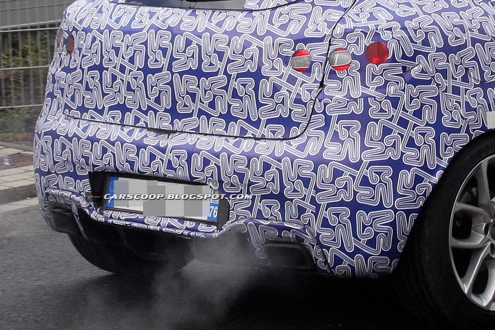 2014-Renault-Clio-RS-7[3].webp