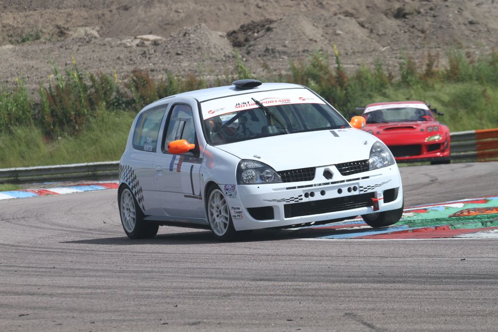 2016%20Thruxton%20Nippon%20Race%201%20160_zpswp1rf0va.jpg