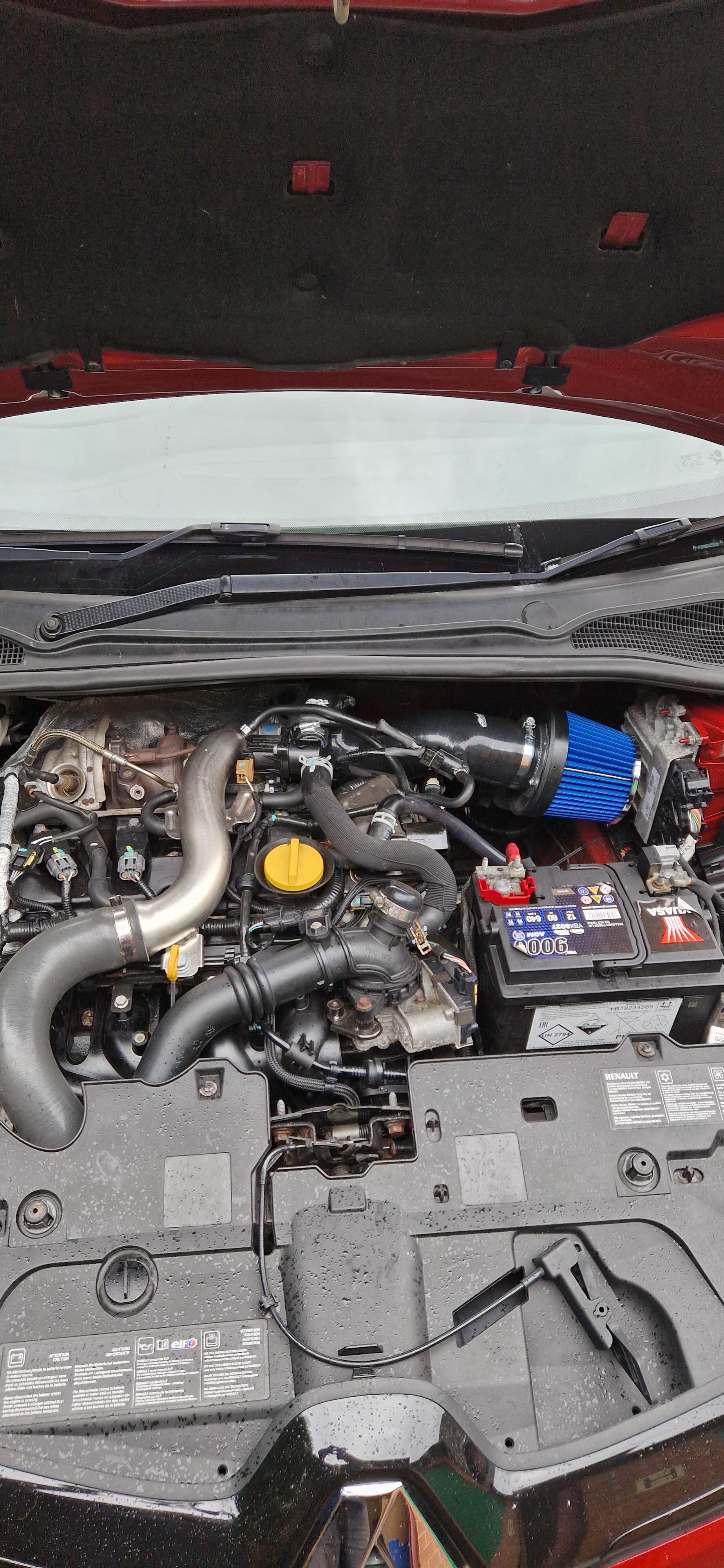 Comment changer la batterie Renault Clio 3 1.4 16V ?