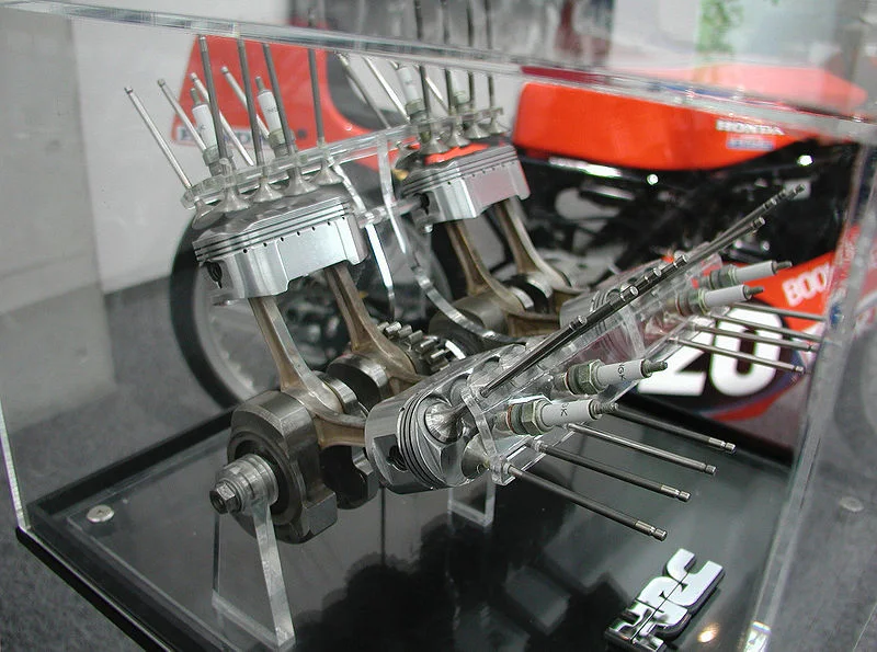 20577d1233342837-1984-nsr500-800px-ovalpiston.webp