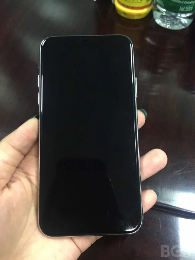 21362-24306-bgr-iphone-8-mockup-1-l.webp