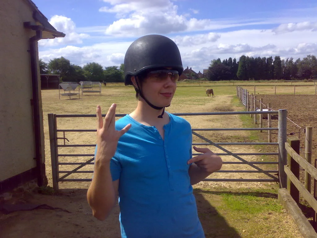 23082008253.webp
