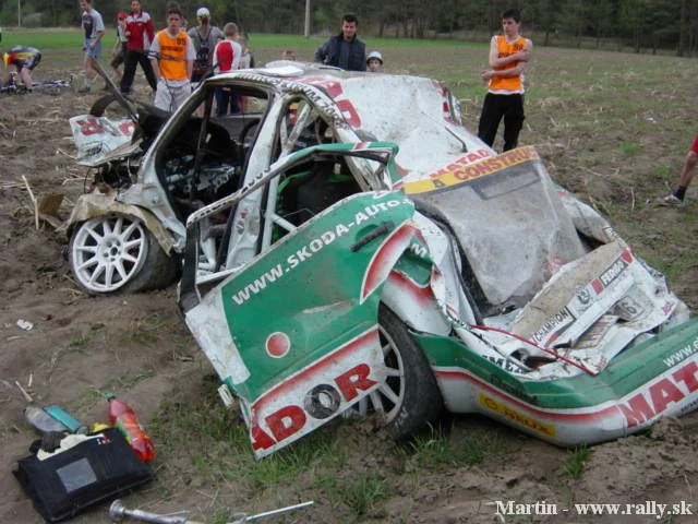 29.1007.1_RallyeOctavia_crash_kopecky001.webp