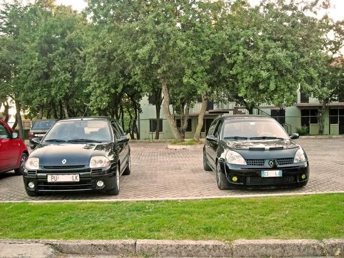 2clios.webp