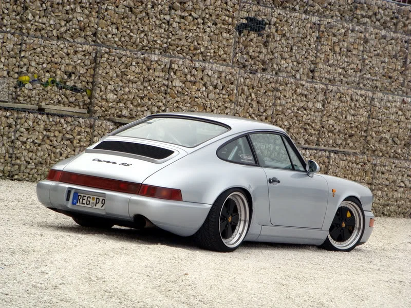 2porsche964.webp