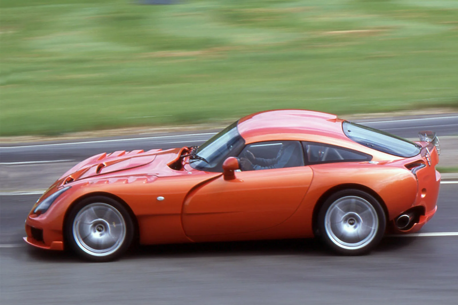 3-tvr-sagaris-2005-hero-side.webp
