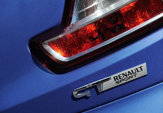 3200856509-renault-megane-sport-tourer-gt.jpg
