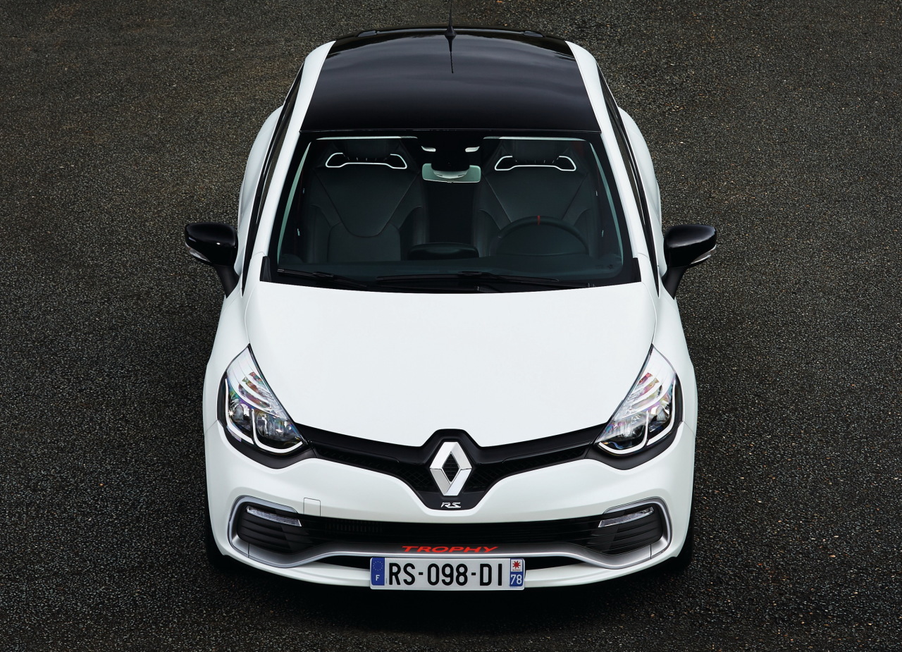 329615renaultcliorstrophy220edc201501.jpg