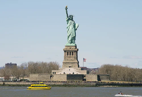 33993064626_03ff352e73.webp