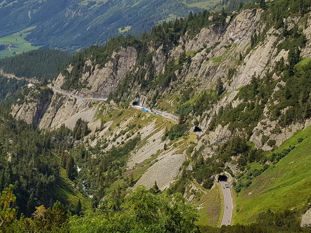 43377606934_f37c4e9540_b.jpg