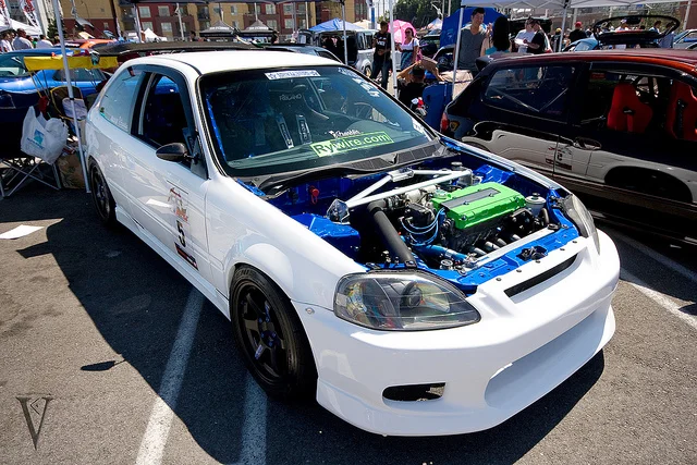 4896678028_57e35bce15_z.webp