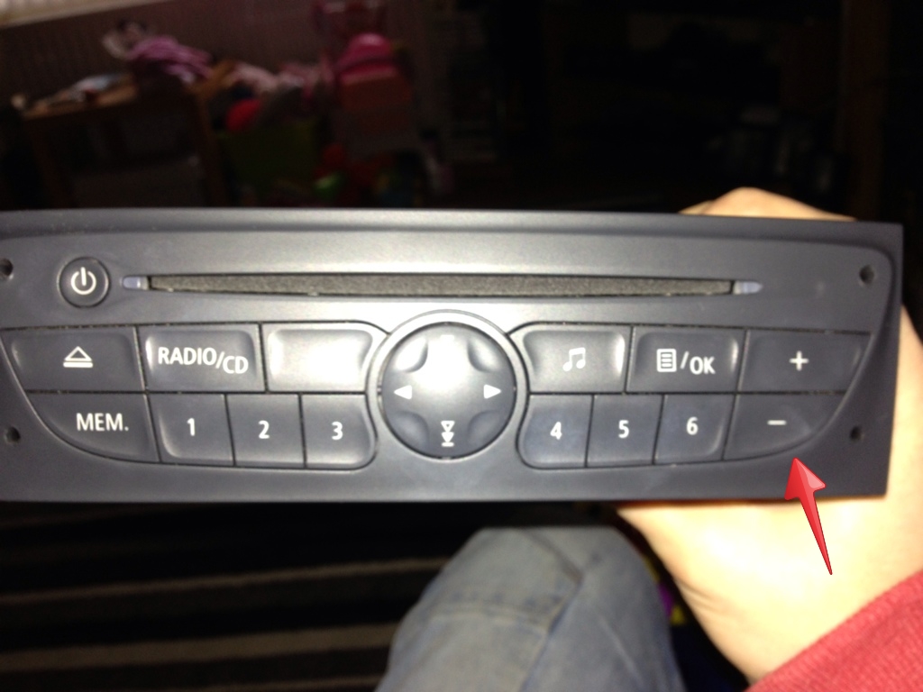 Renault Clio 2 : How to change the radio 