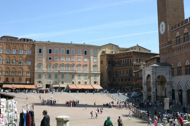 5858047688_db65677f26_z.webp