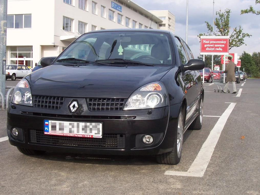 6474-2002-Renault-Clio.webp