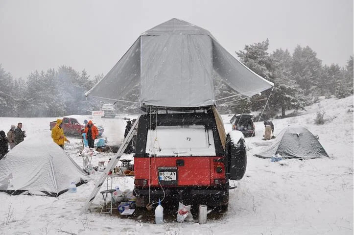 71923d1231968152-roof-top-tents-eminent-four-season-car-top-tent.webp