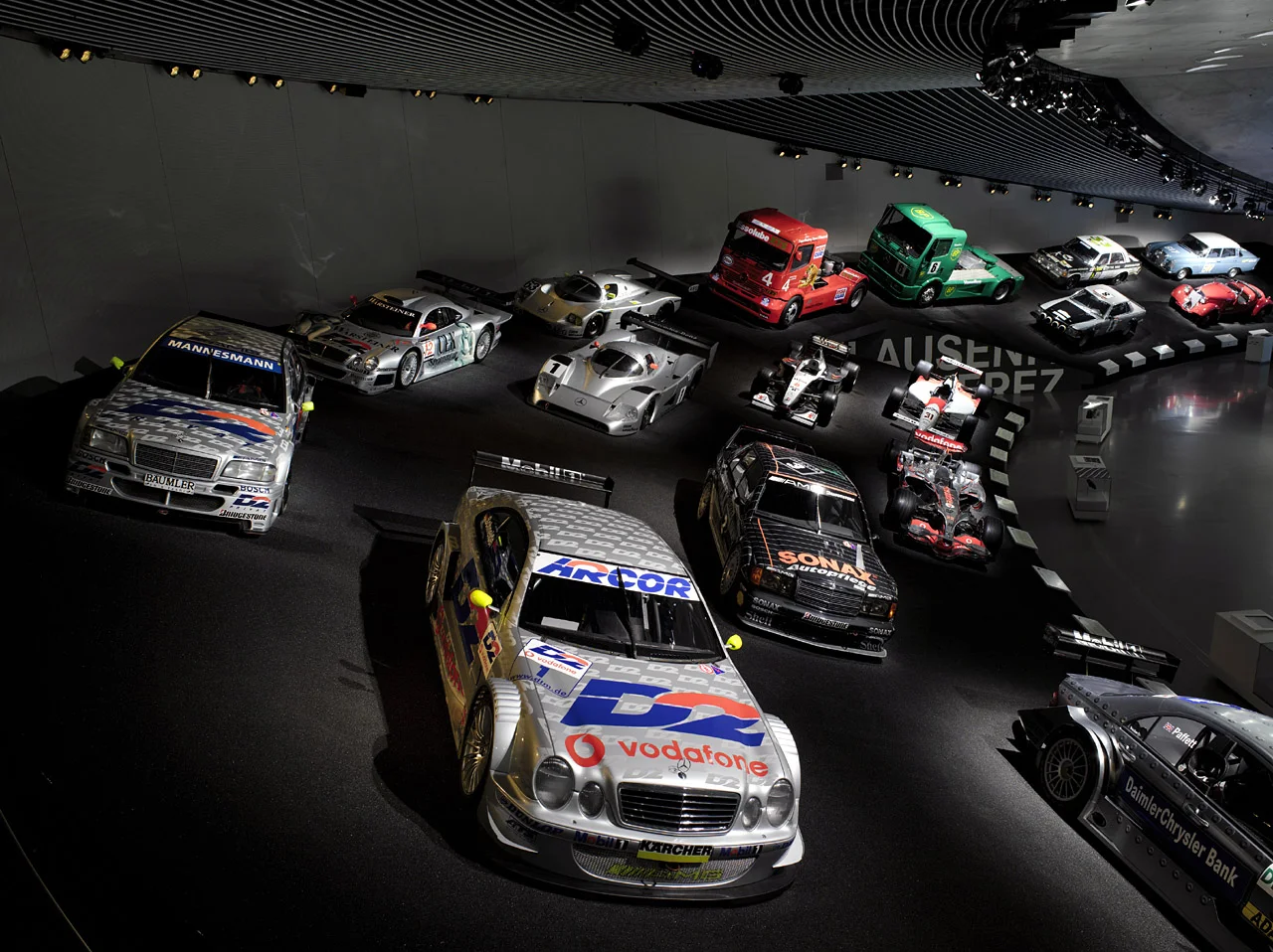 71mercedesbenzmuseum.webp