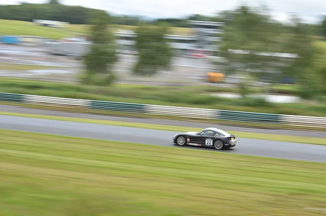 7500999382_032596a6c2_z.webp
