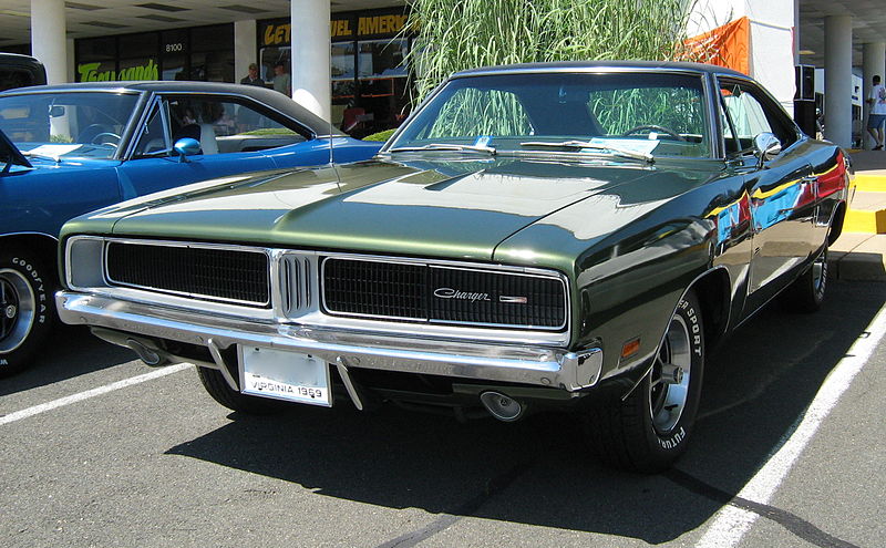 800px-1969_Dodge_Charger_green_F.jpg