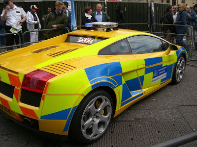 800px-Lamborghini_Gallardo_British_police_2.jpg
