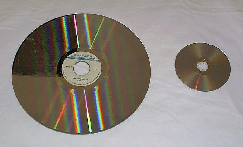 800px-LDDVDComparison.webp