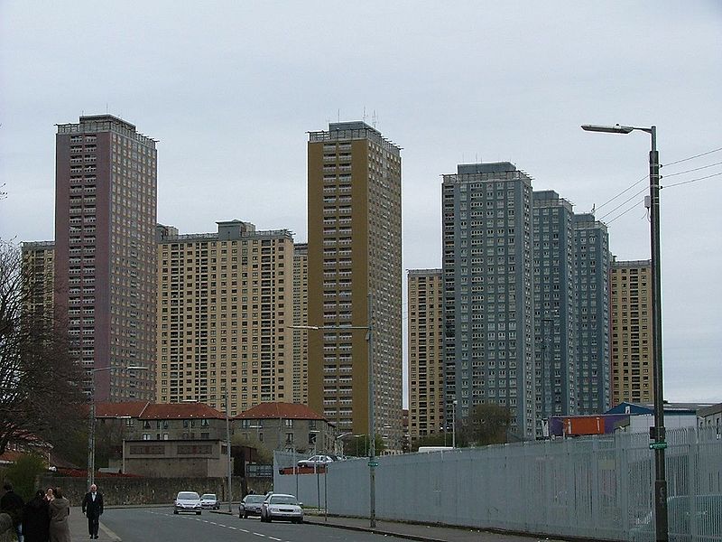 800px-Red_Road_flats_1.jpg