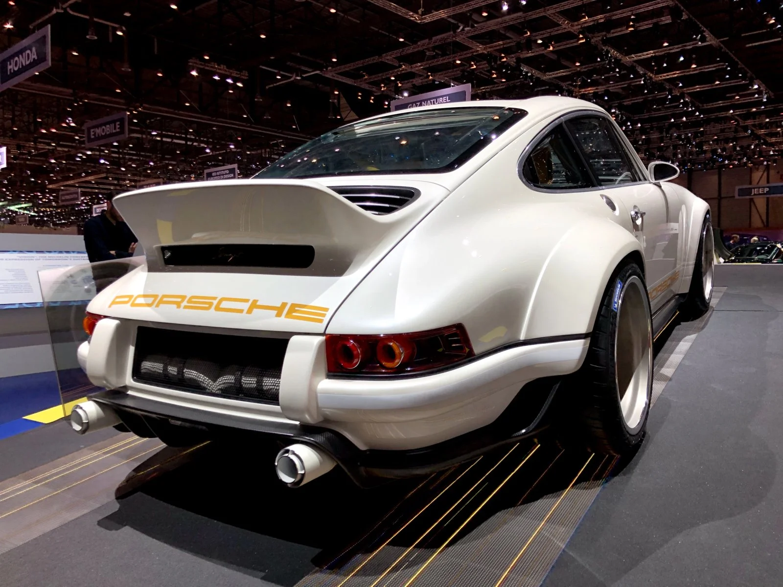 809f5725-2a7b-4fcb-8e74-85754031553c-jpeg.webp