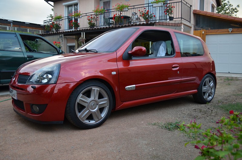 clio racecar cliosport friend