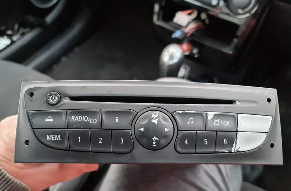 Cd radio satnav replacement