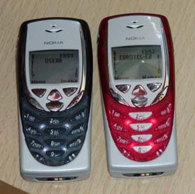 A020823_NOKIA8310DARKANDHOT_N.jpg