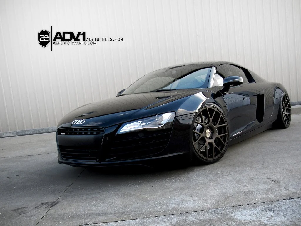 adv1-audi-r8-2.webp