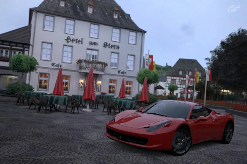 Ahrweiler-TownSquare.webp