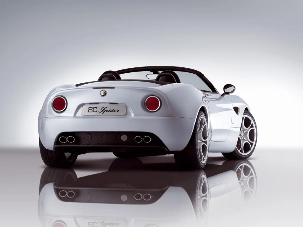 alfa-romeo-8c-spider-03.webp