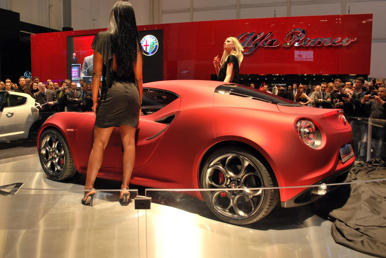 Alfa_Romeo_4C_Concept_04.webp