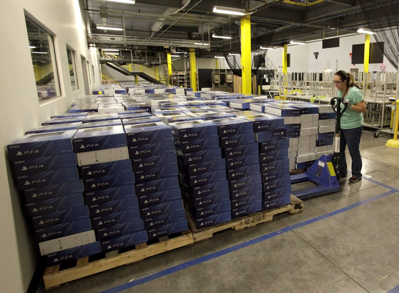 Amazon-Warehouse-3.webp