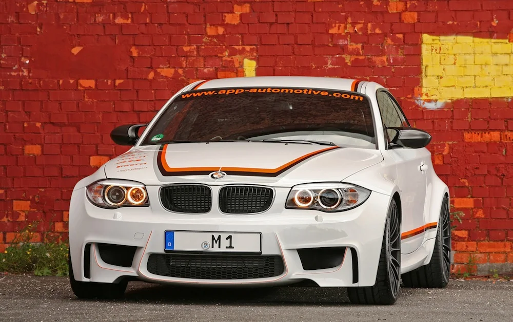 app-bmw-1m-03.webp
