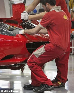 article-1346209-0CA57893000005DC-774_306x384.webp