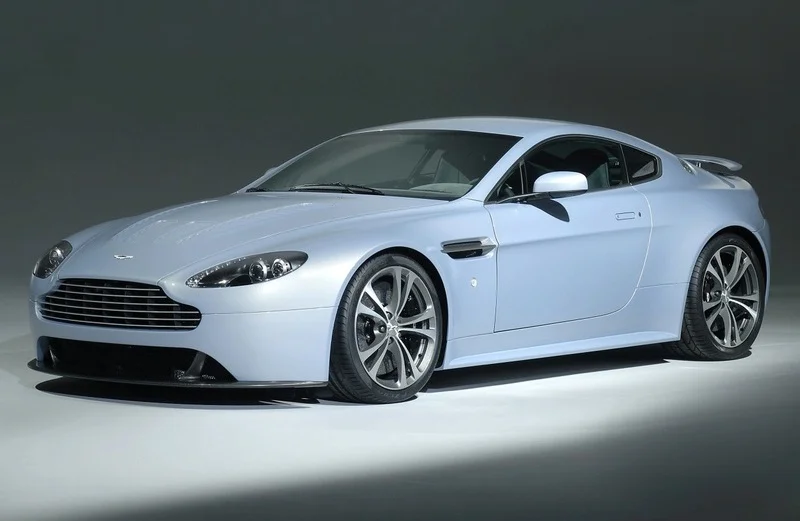 aston-martin-v12-vantage-rs-3-big.webp
