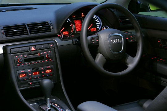 audi_a4_sedan_257.jpg