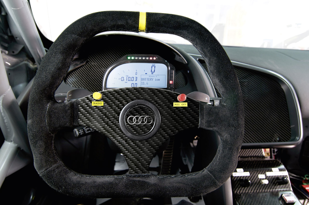 audir8_lms_hi004.jpg