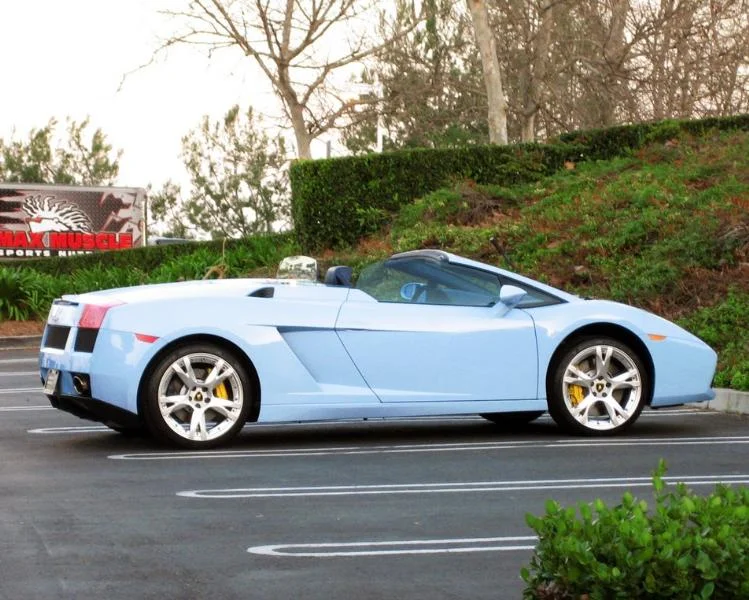 baby-blue-lamborghini.webp