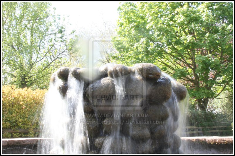 Banham_zoo_fountain_by_RichPhotography.jpg